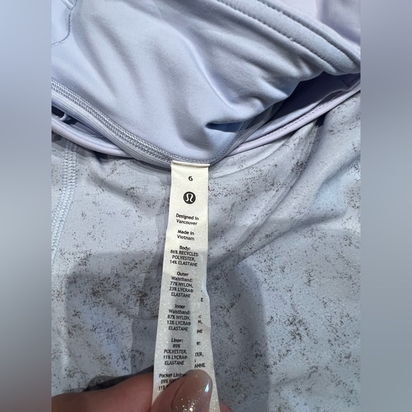 Lululemon Speed Up Mid-Rise Lined
Short 4"
Gravel Dust Pastel Blue Multi - Picture 7 of 9